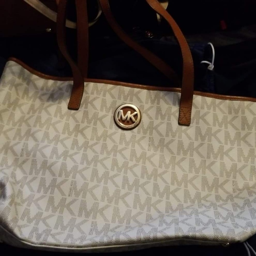 Michael Kors hobo bag